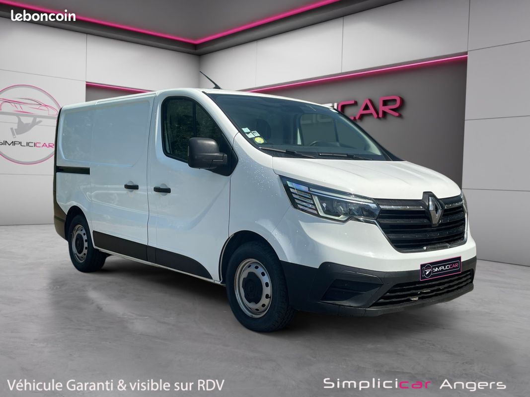 RENAULT TRAFIC III FOURGON TRAFIC L1H1 2.0 BLUE DCI 110 ADVANCE 110Ch Garantie 12 mois (image 1)