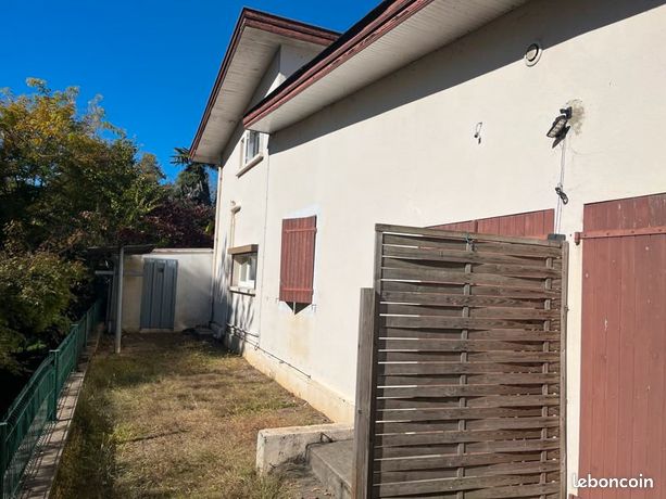 Immeuble 200 m² Nerbis