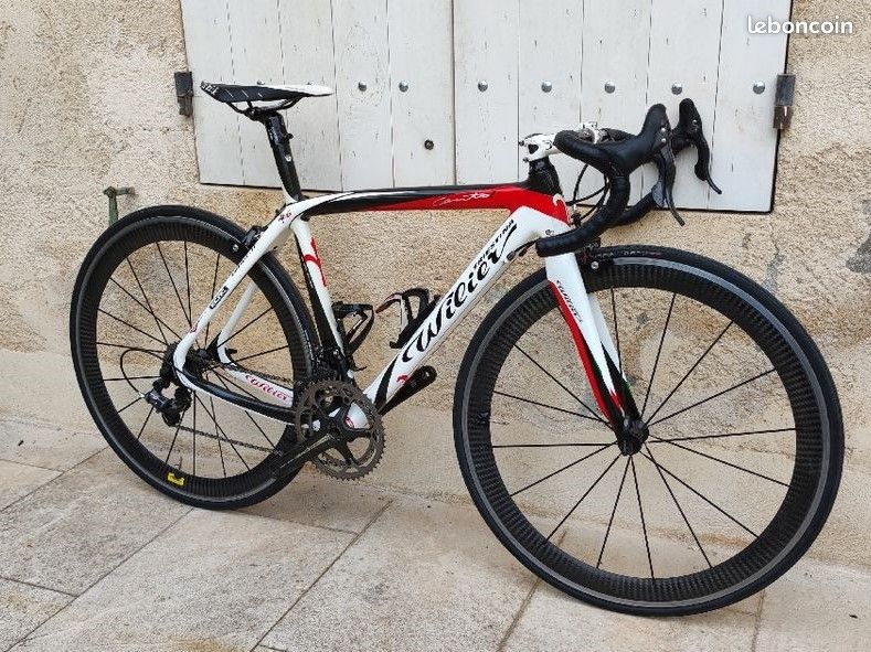 Wilier Triestina Cento 1 Taille S (cadre et roues en carbone = très leger) (image 1)