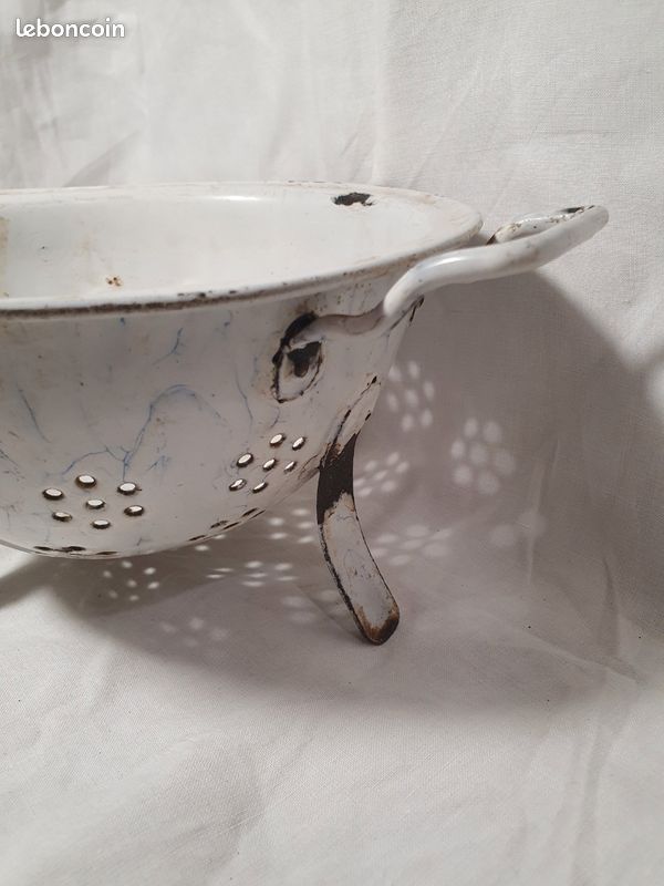 Ancienne Passoire LE TRÉFLE France Aluminium 21 Cm Trois Pieds - Vintage 1920-1949