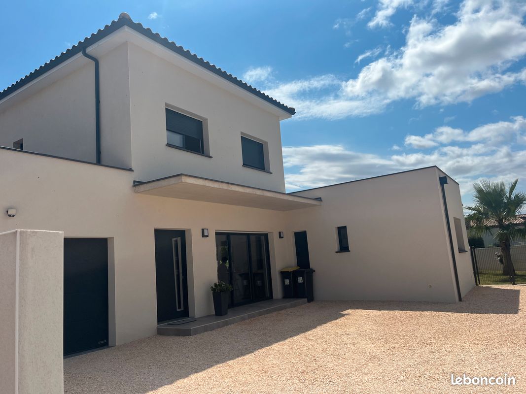 Maison 7 pièces 163 m² · à Saint-Geniès-de-Fontedit · 163 m² · 570 000 €