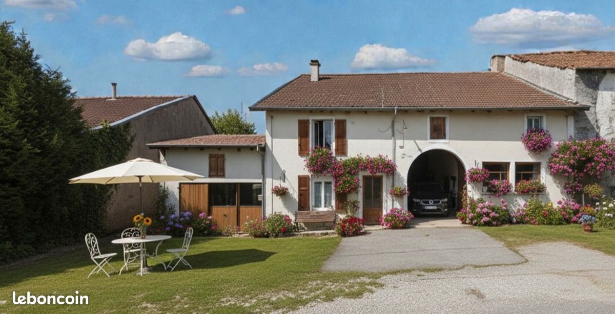 Maison 7 pièces 152 m² · à Charmes · 152 m² · 172 800 €