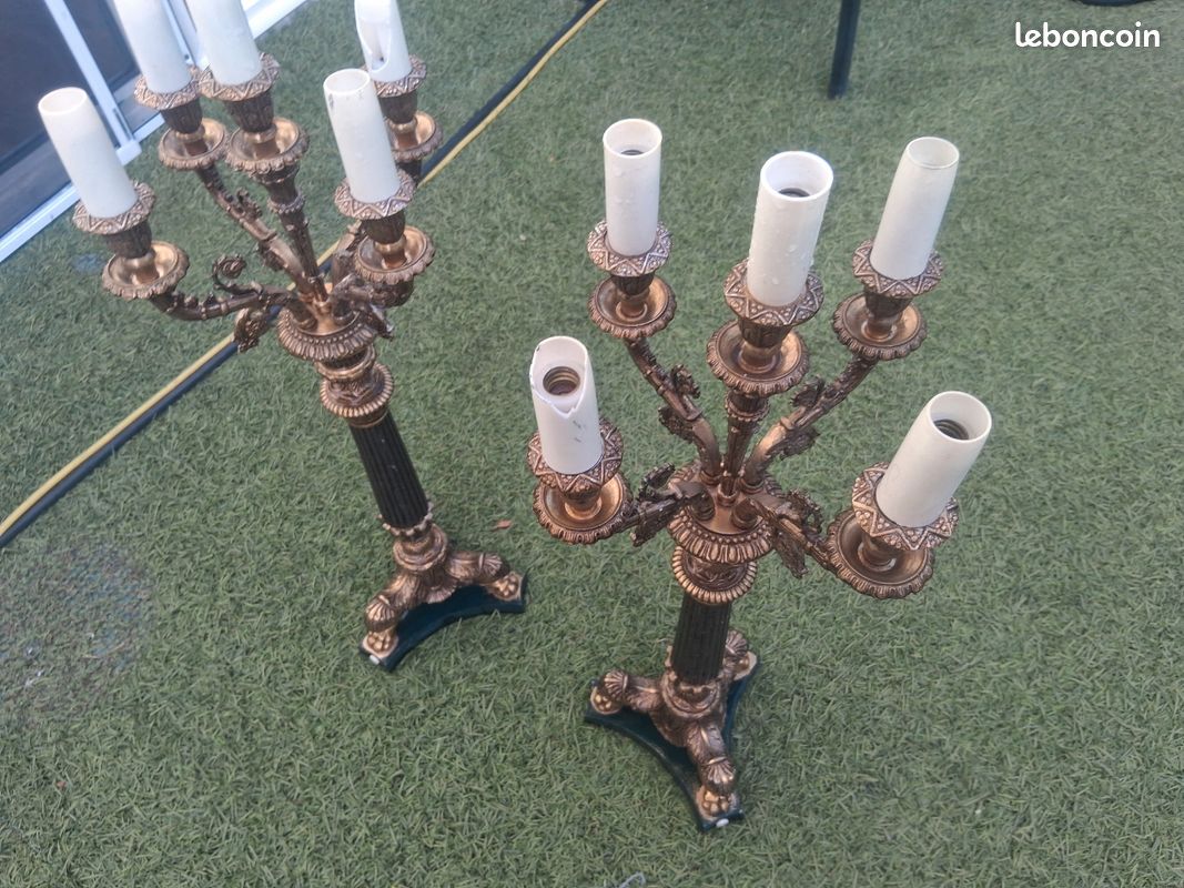 Une paire de candélabre en bronze (image 4)
