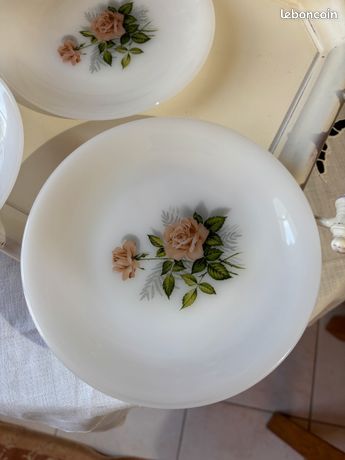 6 Assiettes à Dessert Arcopal Vintage Décor Roses Rouges - Vaisselle Française Ancienne