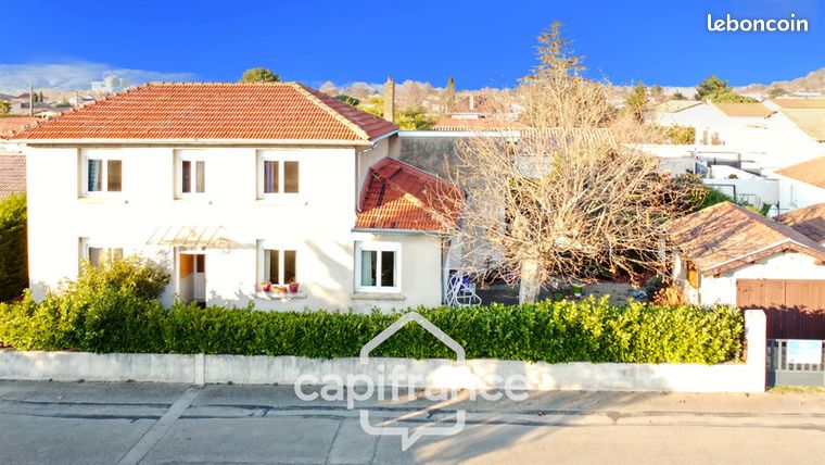 Maison 5 pièces 140 m²