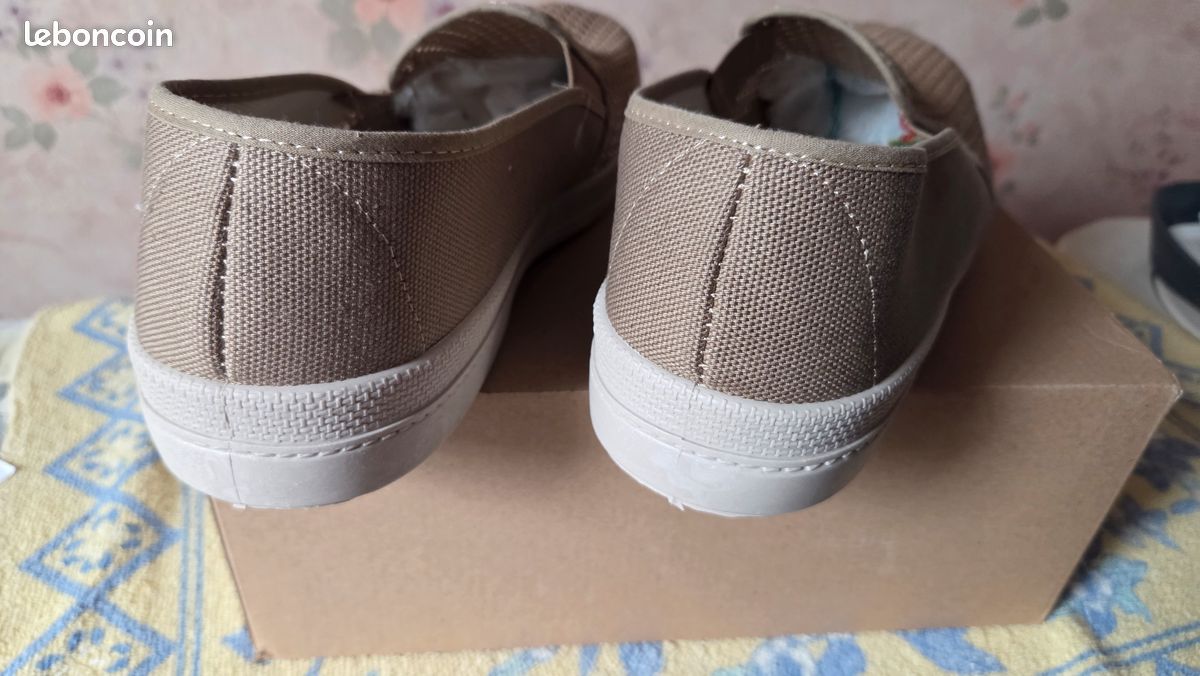 Chaussons/Pantoufles, Homme, pointure 45, en toile aérée, Neuves (image 3)