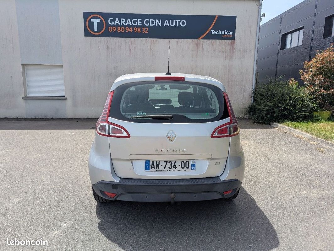 Renault SCENIC III 1.5 DCI 105CH AUTHENTIQUE (image 10)