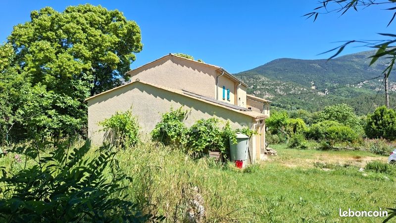 Maison 11 pièces 237 m² · à Mézel · 237 m² · 430 000 €