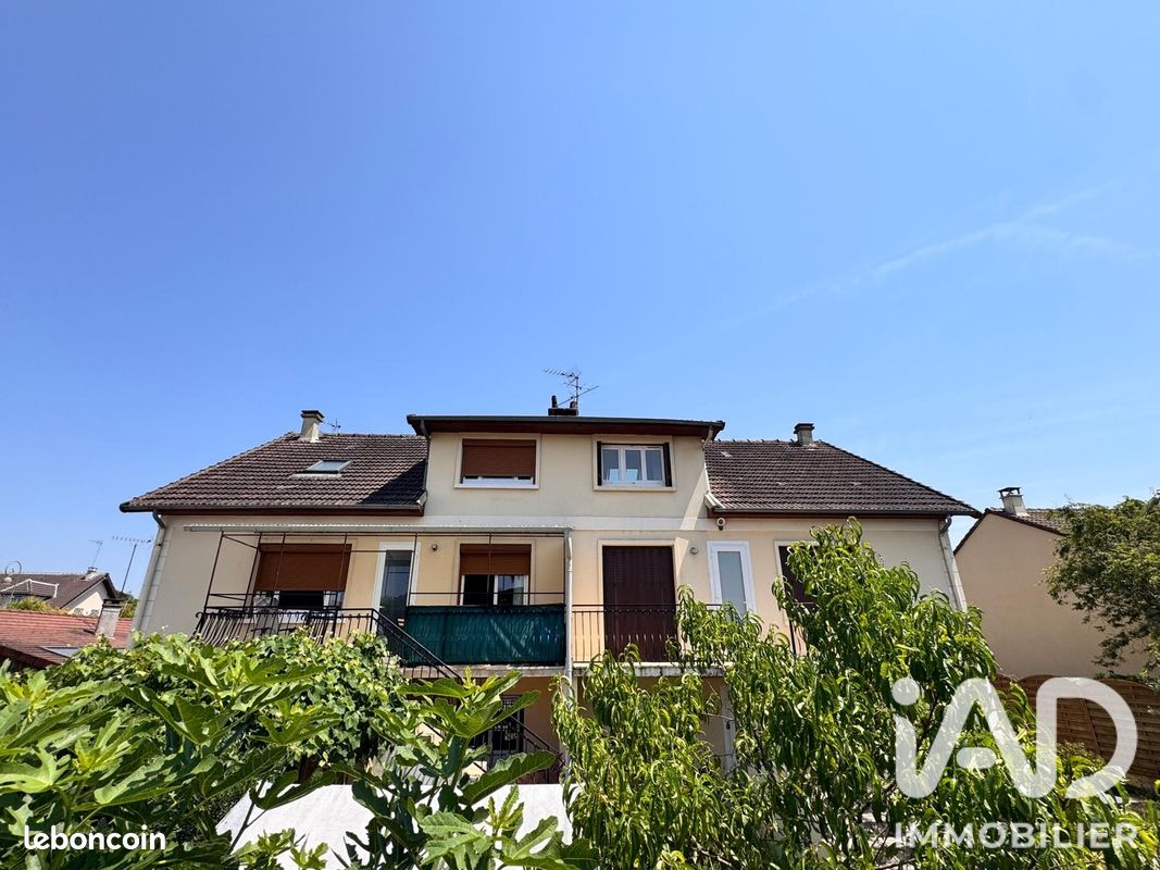 Immeuble 331 m² · à Sucy-en-Brie · 331 m² · 799 000 €
