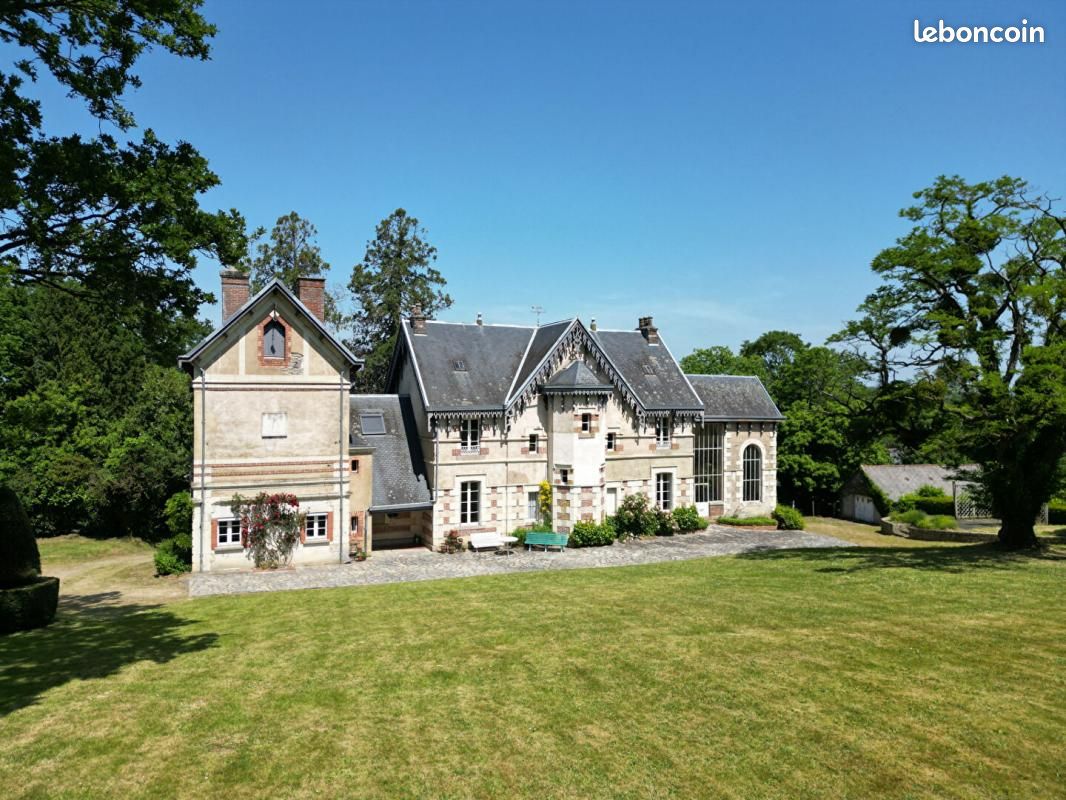 Maison 15 pièces 337 m² · à Rennes · 337 m² · 680 000 €