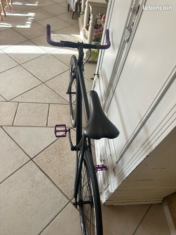 Vélo route ville Vélos