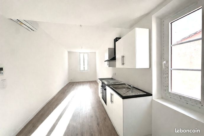 Studio 1 pièce 25 m²