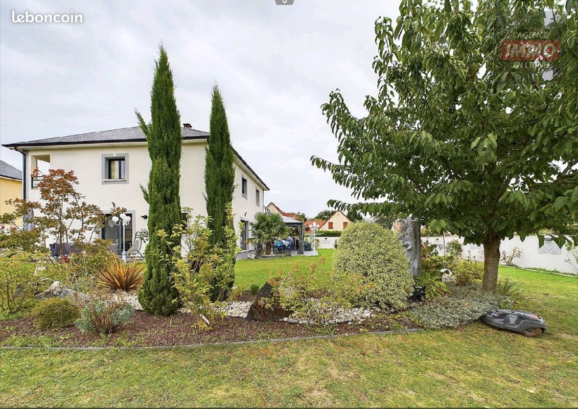 Maison 8 pièces 310 m² · à Oissel · 310 m² · 515 000 €