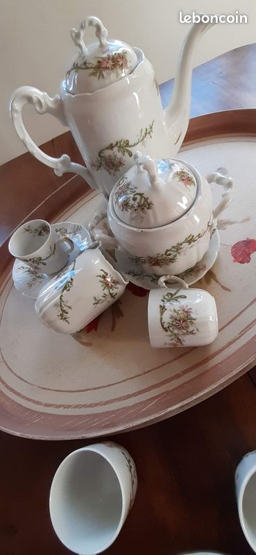 Service à café en porcelaine fine de Limoges-25 pièces (image 8)