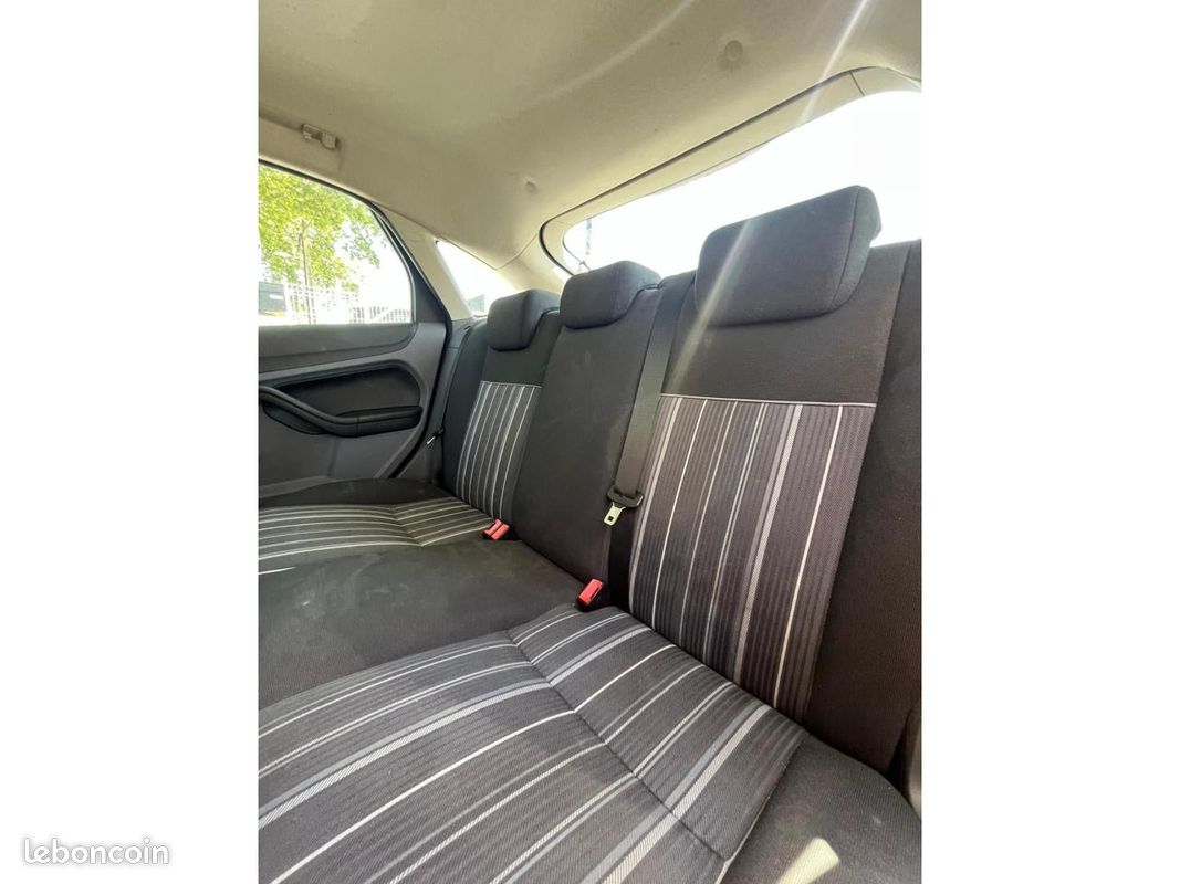 FORD FOCUS DEPOT VENTE 1.6 TDCi - 90 Titanium (image 11)