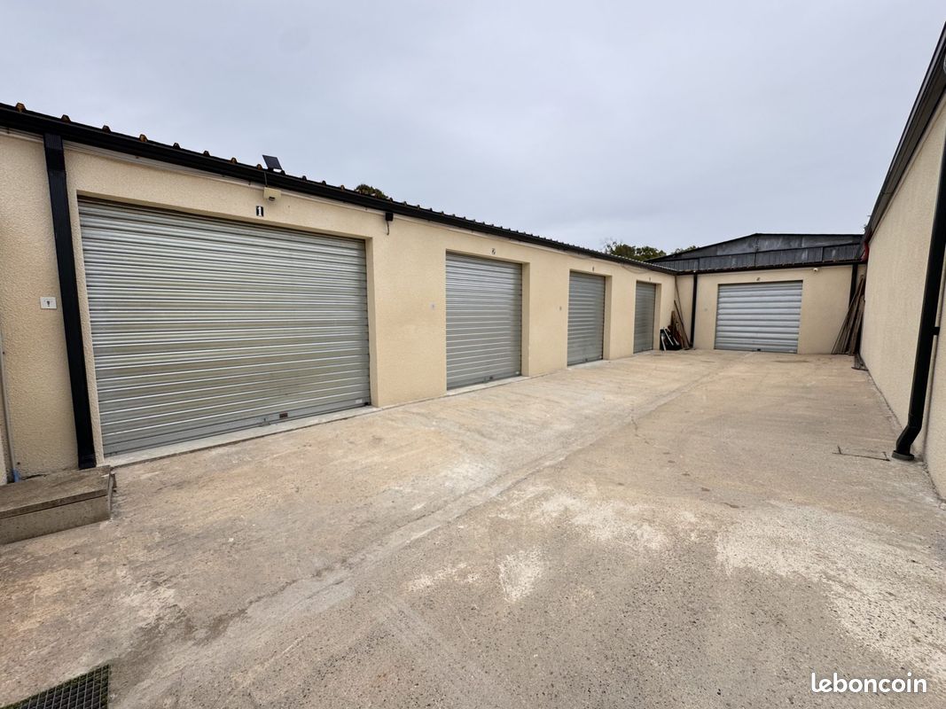 Parking 245 m² · à Podensac · 245 m² · 288 500 €