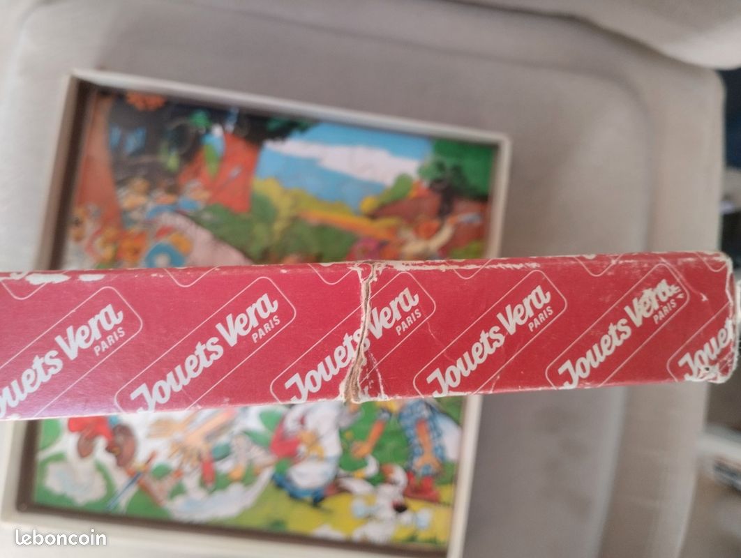 Puzzle En Bois Vera – Thème Années 1960 – Vintage – Jouet D'occasion