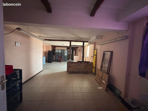 Immeuble 332 m² Sainte Colombe la Commanderie