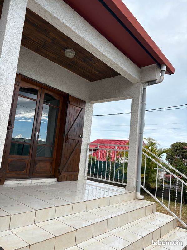 Maison 3 pièces 90 m² · à Saint-Pierre · 90 m² · 900 €