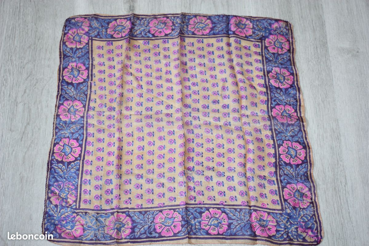 Petit foulard indien carré 100% soie années 70 (image 4)