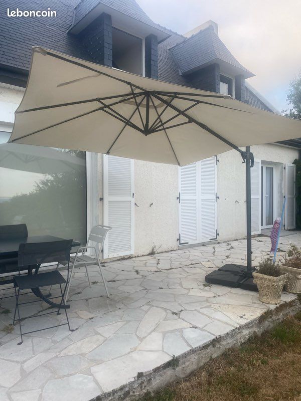 Parasol déporté avec pied (image 1)