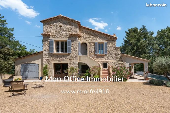 Maison 7 pièces 265 m²