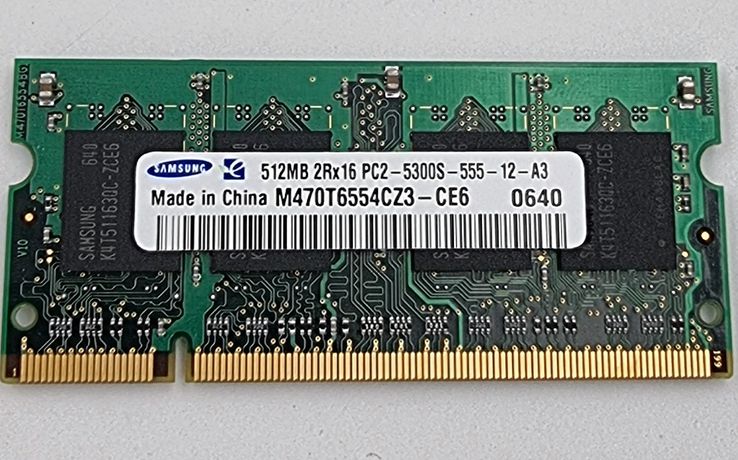 Barrette RAM SAMSUNG (Made in China) 512MB 2RX16