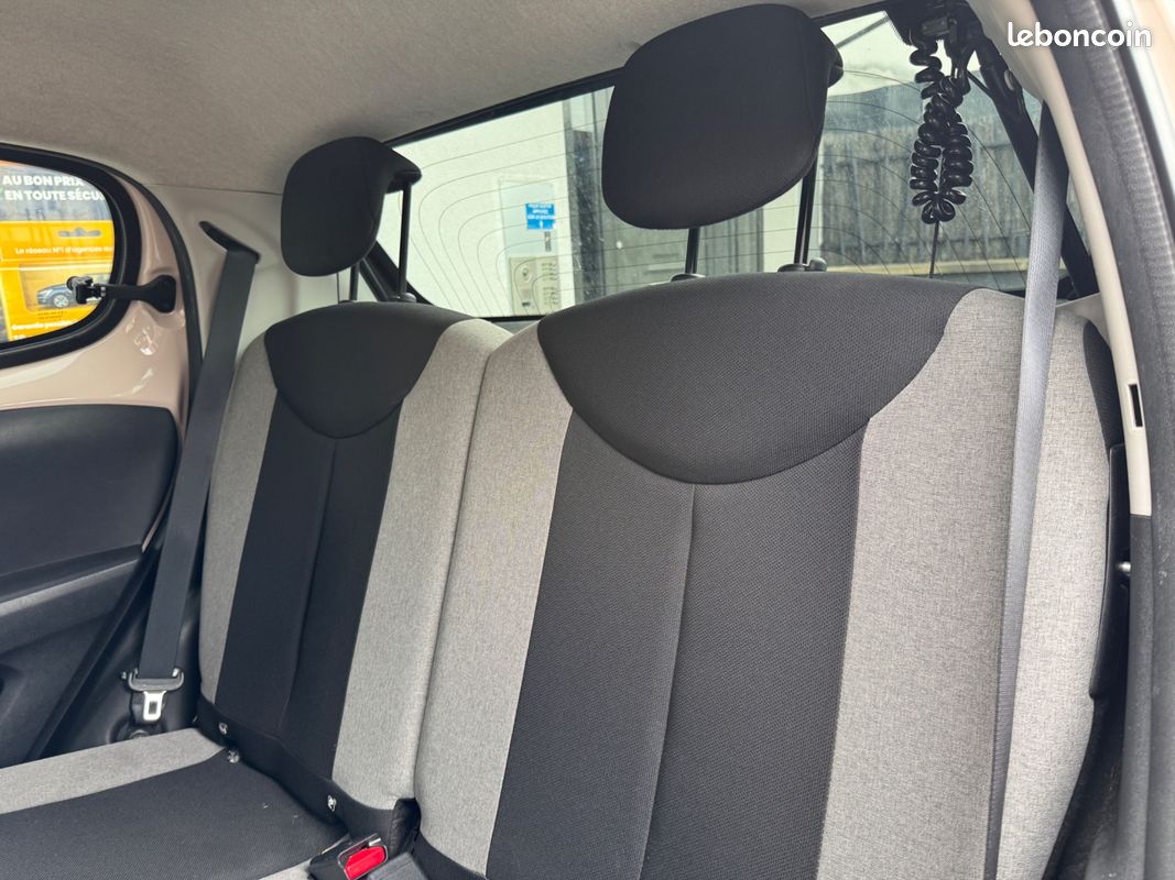 CITROEN C1 1.0 VTI 72ch ELLE | Carplay * Caméra de recul * Moteur Toyota (image 16)