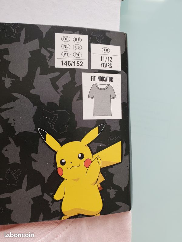 Tee-shirt Pokemon Pikachu - taille 146 152 - neuf (image 4)