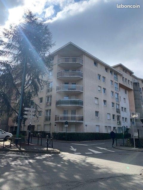 Appartement 3 pièces 74 m² · à La Celle-Saint-Cloud · 74 m² · 1 450 €/mois