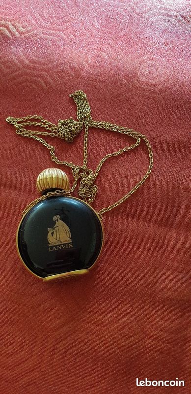 Collier (image 1)