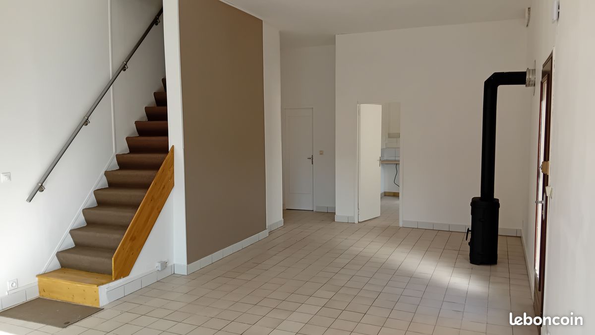 Maison 5 pièces 88 m² · à Longué-Jumelles · 88 m² · 685 €