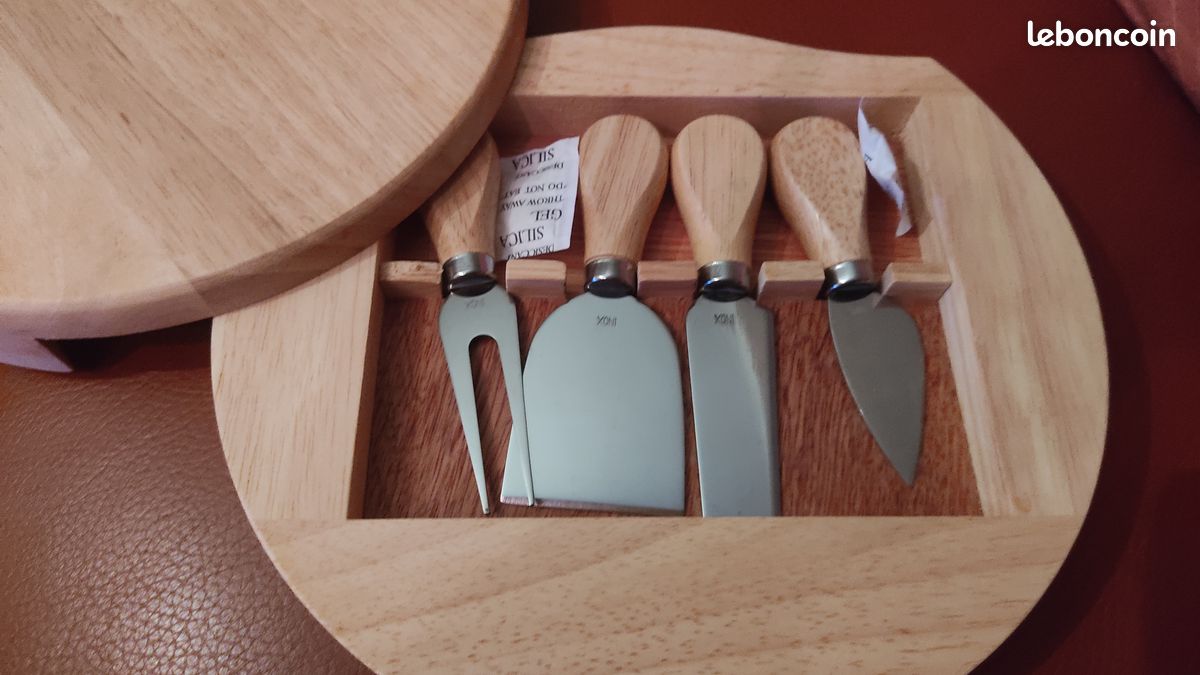 Plateau à fromage rond en bois neuf avec ses couverts (image 3)