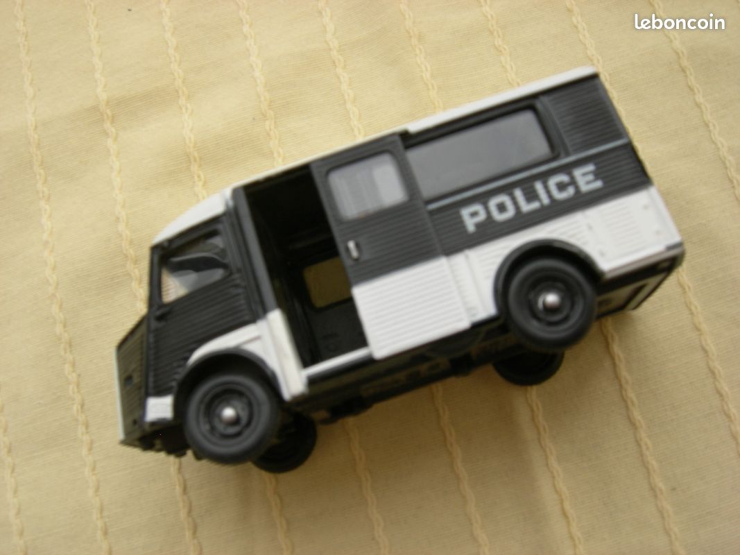 Véhicule Citroën Type H Norev Police miniature (image 3)