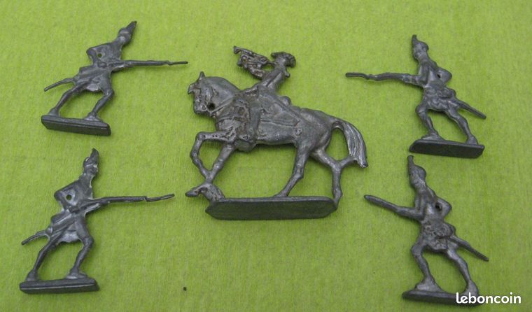 Lot De 5 Soldats De Plomb - Très Bon état - Figurines Collection - Ref SDP5F - Occasion