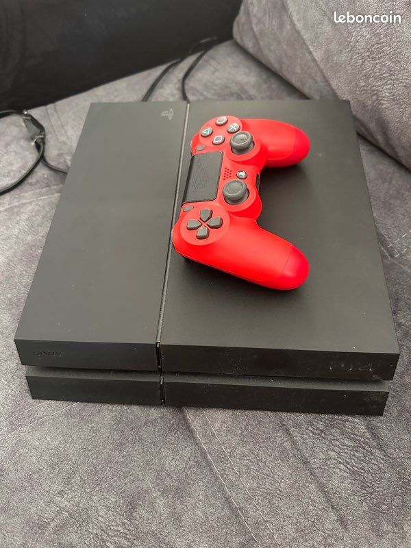 PS4 1 To + manette + 7 jeux – Très bon état (image 1)
