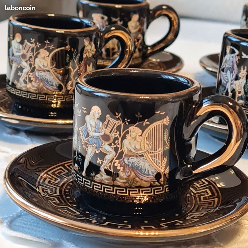 Ensemble tasse à thé vert et soucoupe en céramique pour couple s'embrassant avec cuillère, tasse à café unique tasse à thé et soucoupe cadeau créatif pour la Saint-Valentin, Noël (vert