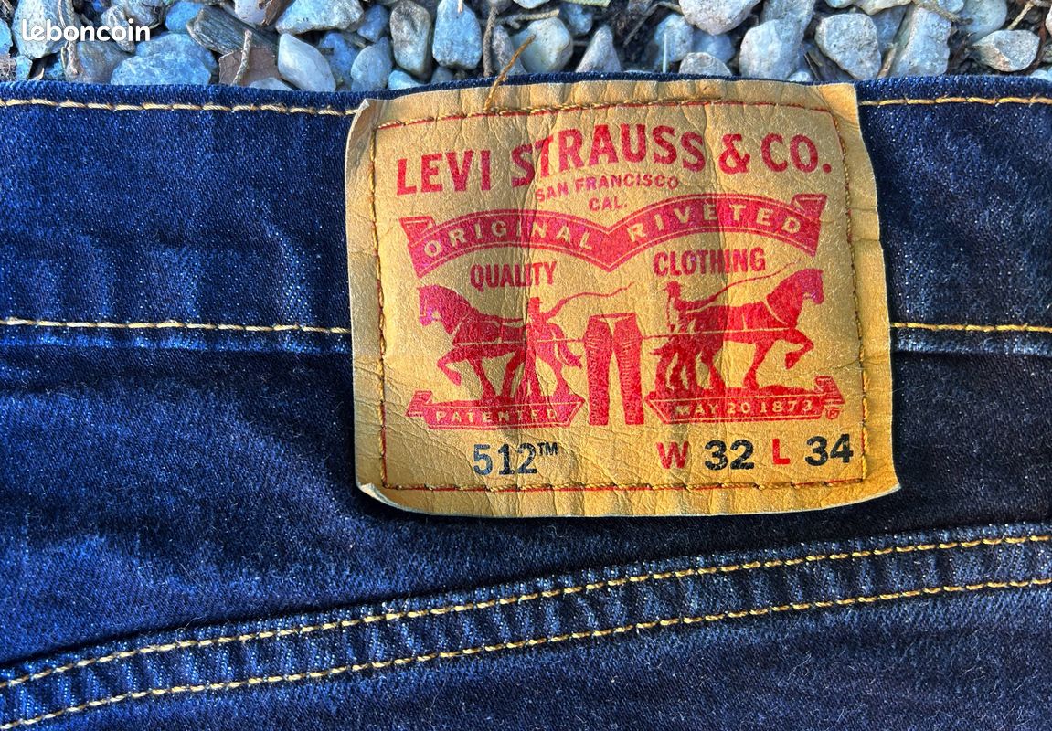 Superbe jean Levis 512 marine en parfait état (image 1)