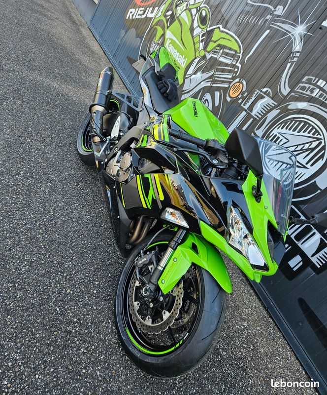 Kawasaki ZX6R - Motos