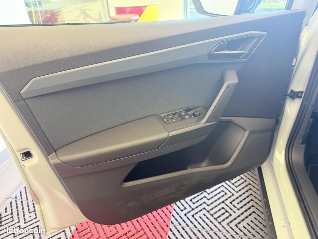 Seat Arona 1.0 TSI 95 ch Start/Stop BVM5 Copa (image 9)