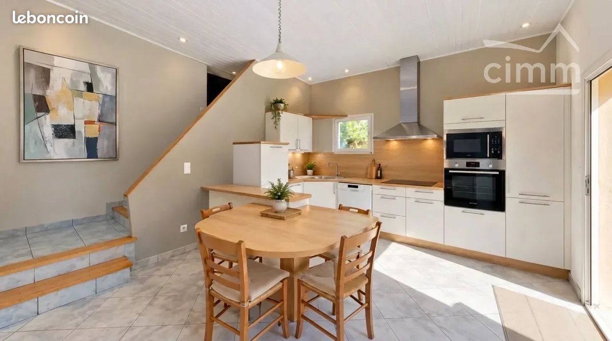 Maison 7 pièces 163 m² · à Vaulx-en-Velin · 163 m² · 450 000 €