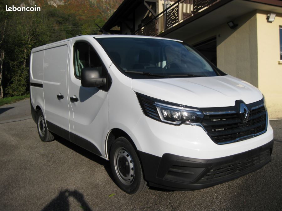 Renault trafic fourgon l1h1 3000 kg blue dci 130 ch confort blanc banquise (image 2)