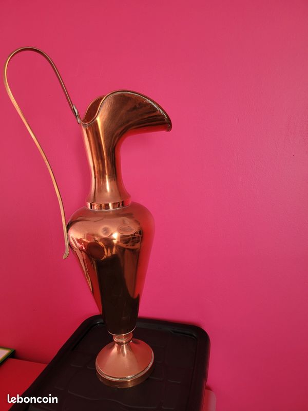 Grand vase pichet en cuivre (image 2)