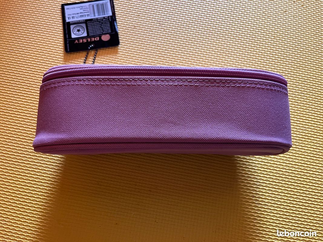 Trousse pour stylos Delsey rose neuve avec étiquette (image 2)