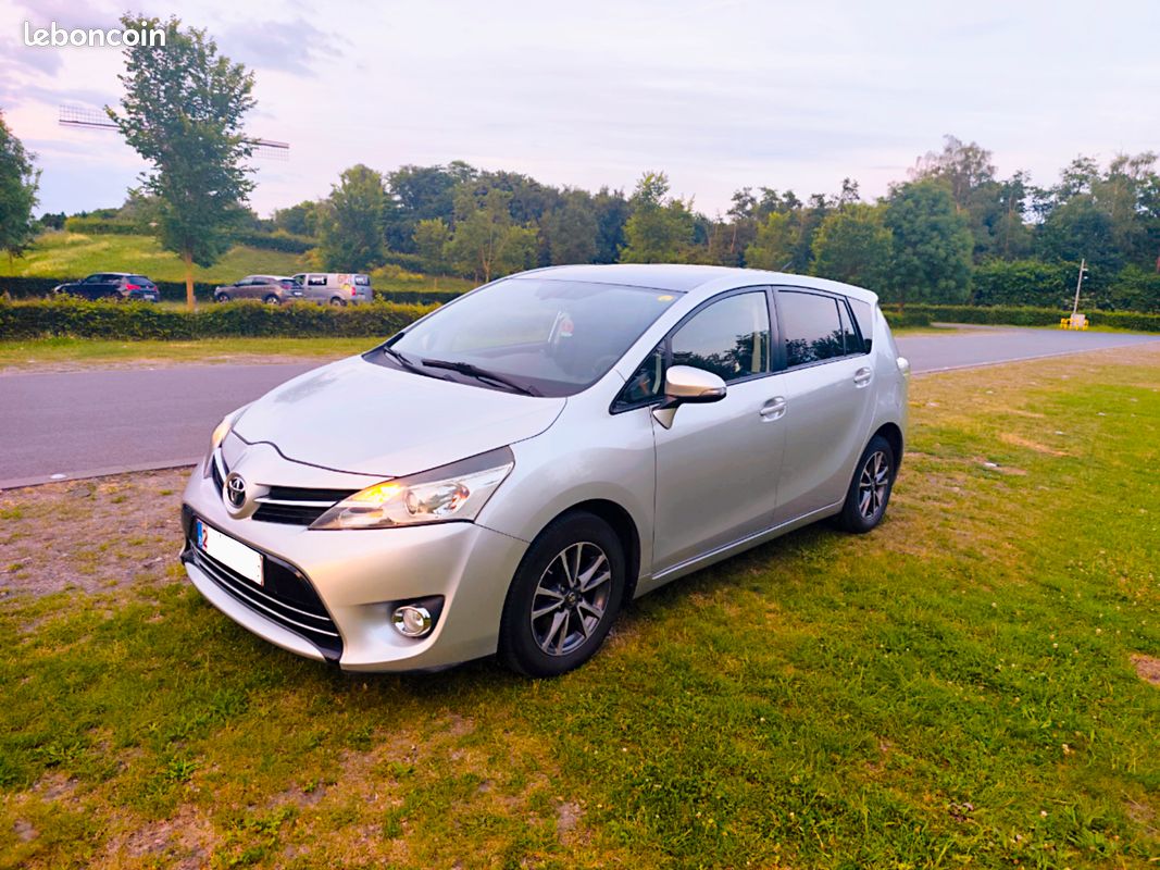 Toyota Verso 1.6 D-4D Comfort SKYVIEW – 7pl (image 1)