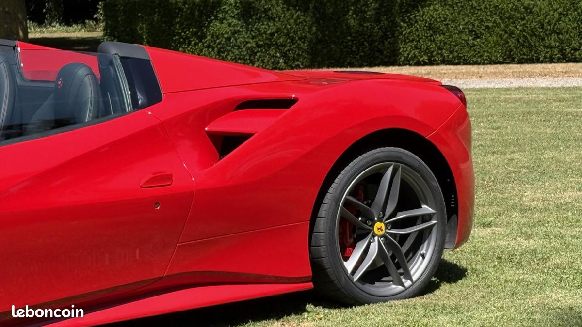 Ferrari 488 Spider V8 3.9 T 670ch (image 22)
