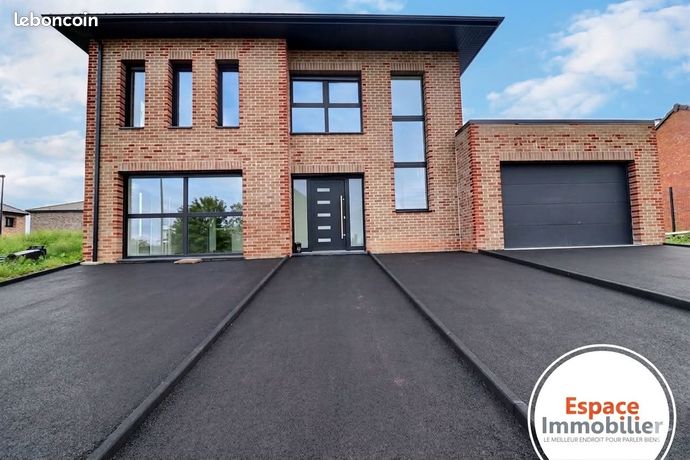 Villa 5 pièces 145 m²