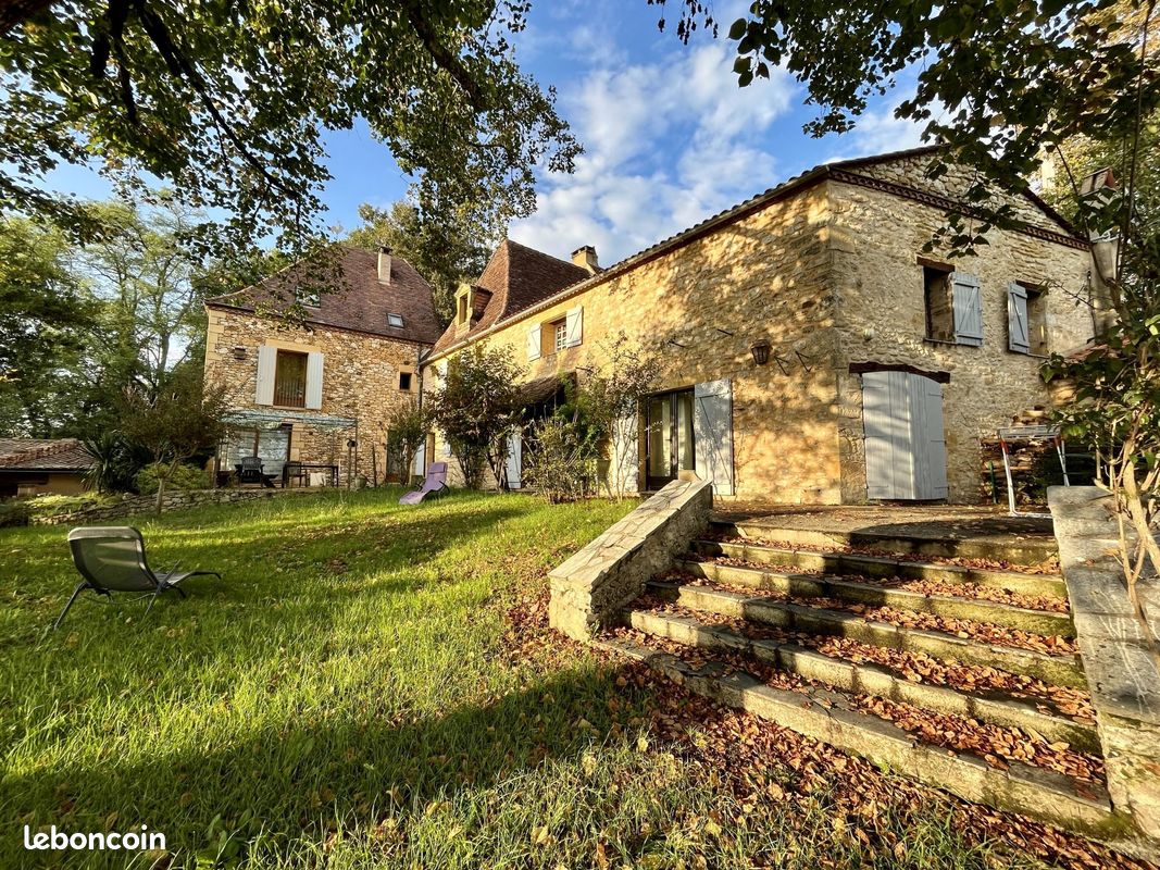 Maison 10 pièces 270 m² · à Coux Et Bigaroque-Mouzens · 270 m² · 480 000 €