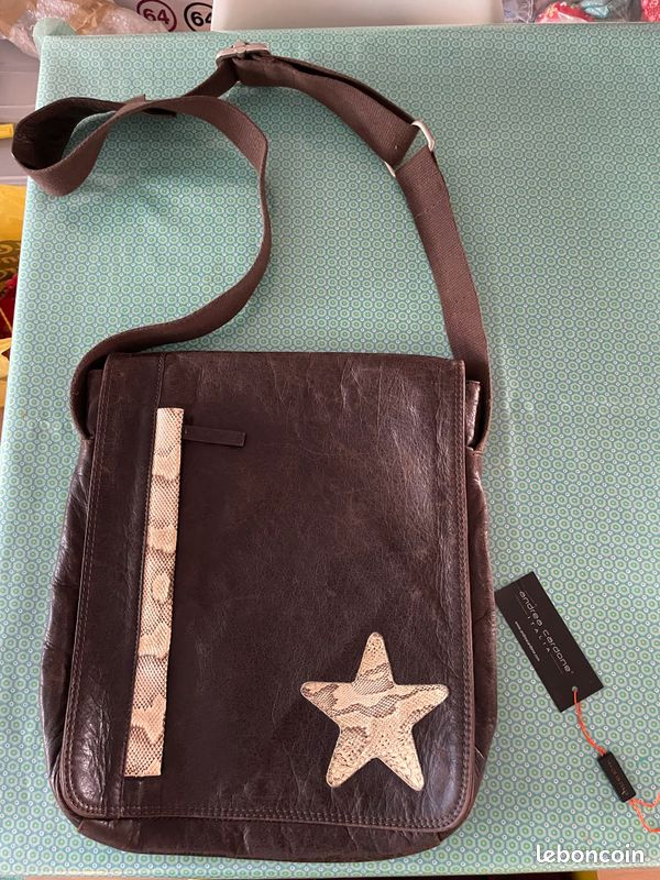Sac bandoulière en cuir marque Andrea Cardone (image 1)