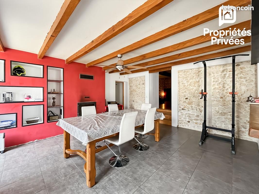 Maison 6 pièces 161 m² · à Orignolles · 161 m² · 190 000 €